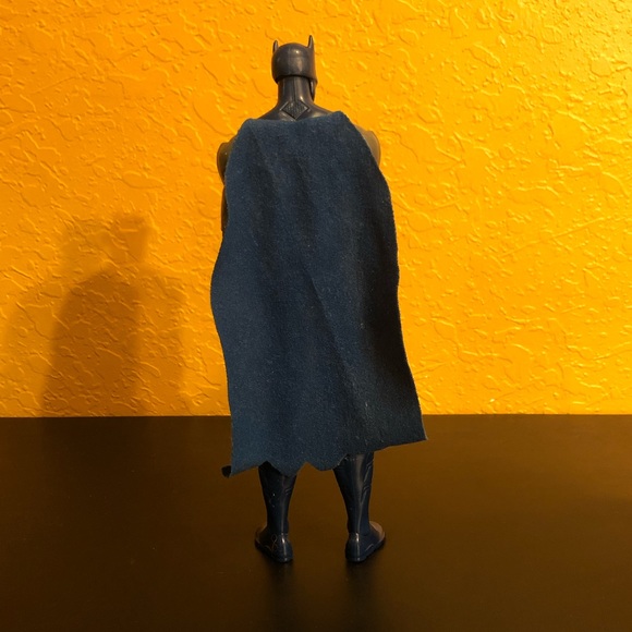 DC Batman Action Figure - Picture 2 of 2